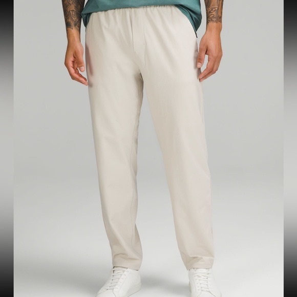 New Men’s Lululemon ABC Pull-On Pant Medium Natural Ivory